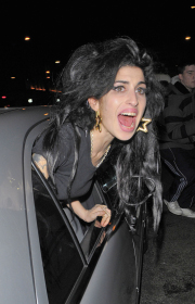 Amy Winehouse alcolizzata